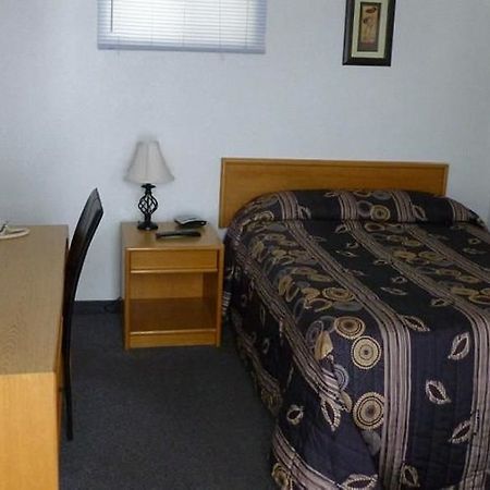 Trans Canada Motel & Restaurant Драйдън Екстериор снимка